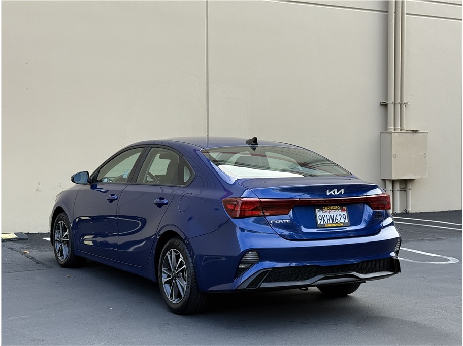 2024 Kia Forte LXS photo 4