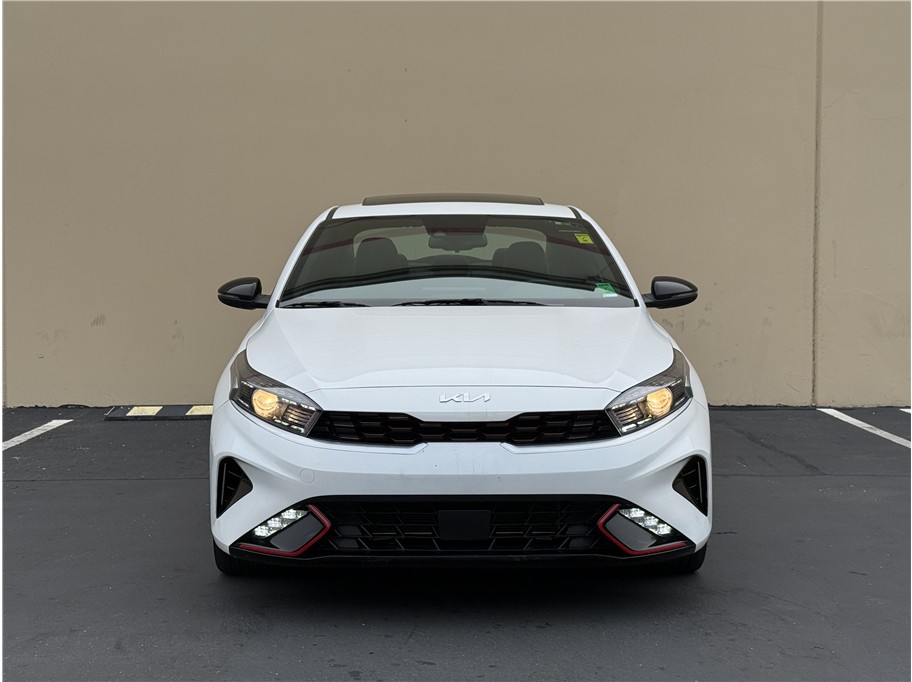 2024 Kia Forte GT-Line photo 2