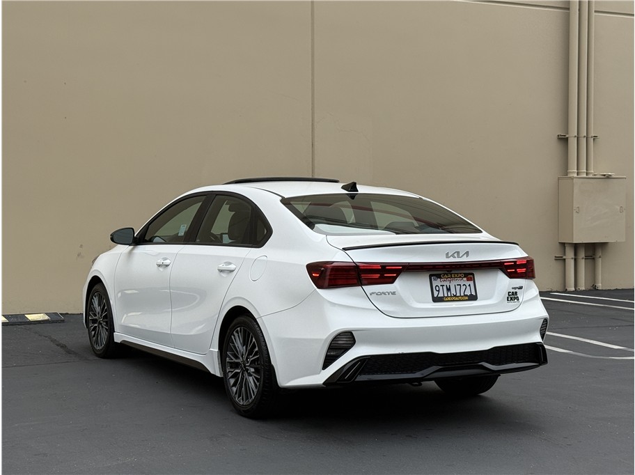 2024 Kia Forte GT-Line photo 4