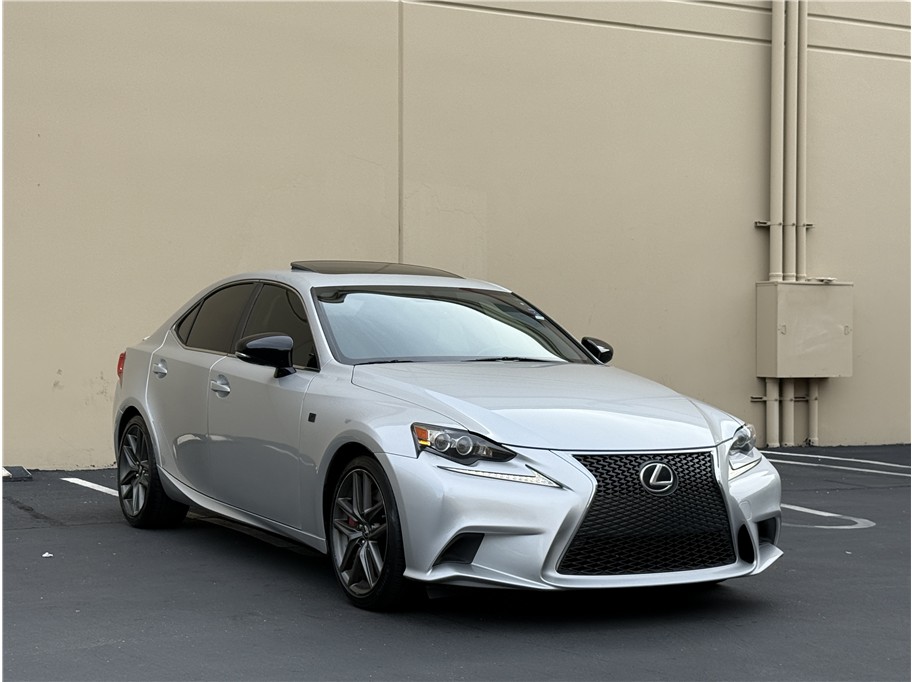 2016 Lexus IS 350 photo 3