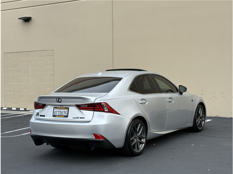 2016 Lexus IS 350 photo 4