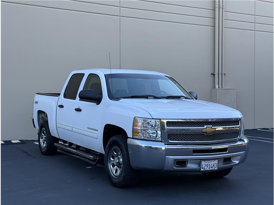 2012 Chevrolet Silverado 1500 LT photo 3