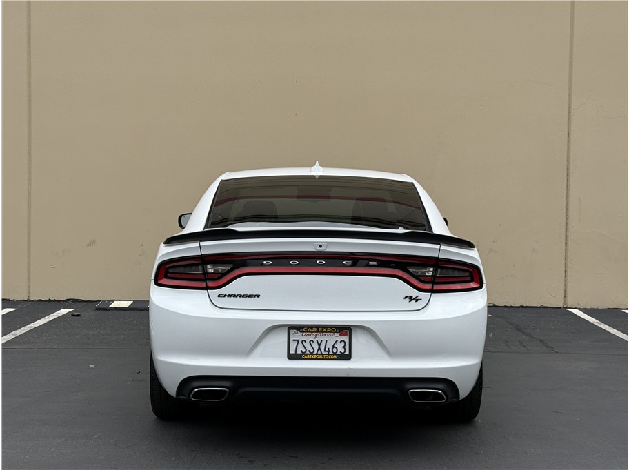 2016 Dodge Charger R/T photo 3
