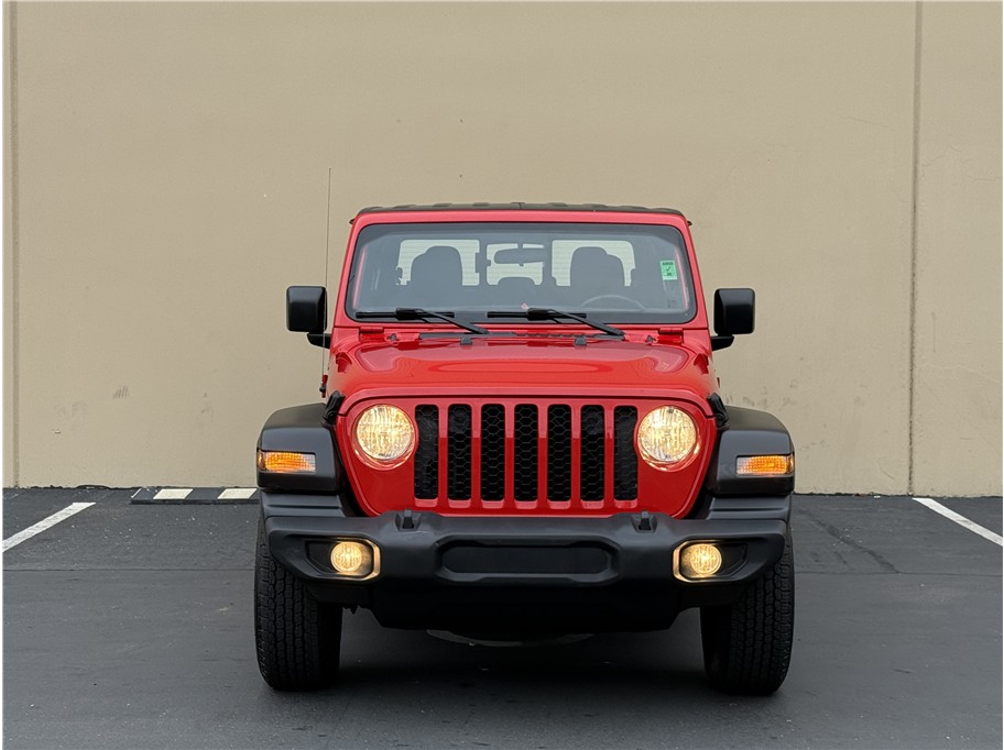 2021 Jeep Gladiator Sport photo 2