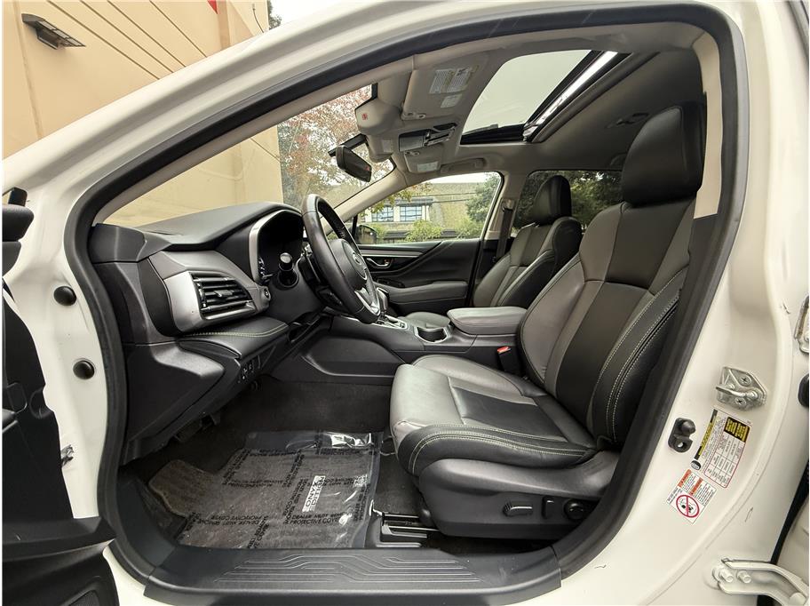 2020 Subaru Outback Onyx Edition XT photo 3