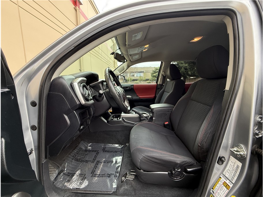 2016 Toyota Tacoma SR5 - Photo 12