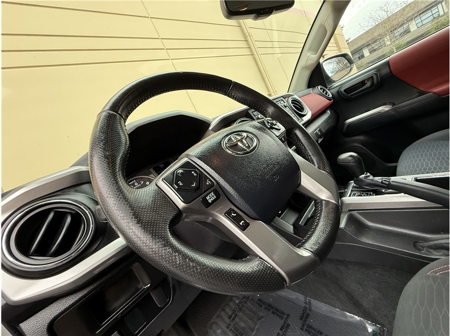 2016 Toyota Tacoma SR5 - Photo 18