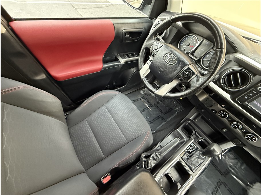 2016 Toyota Tacoma SR5 - Photo 9