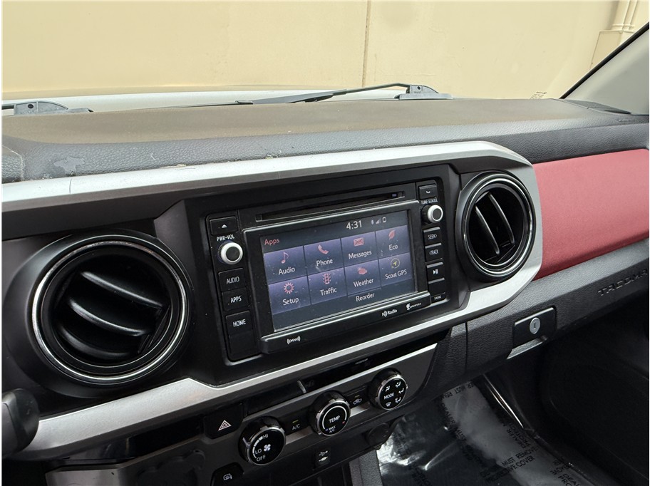 2016 Toyota Tacoma SR5 - Photo 19