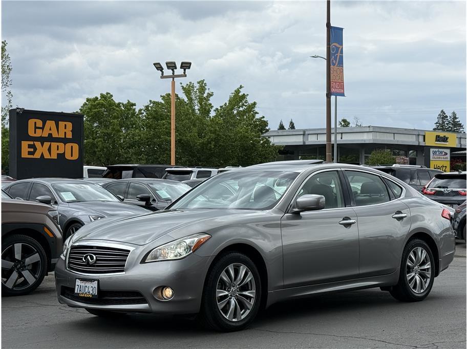 2013 INFINITI M 37's photo