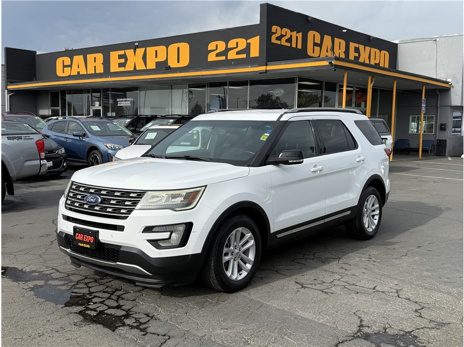 2016 Ford Explorer XLT FWD's photo
