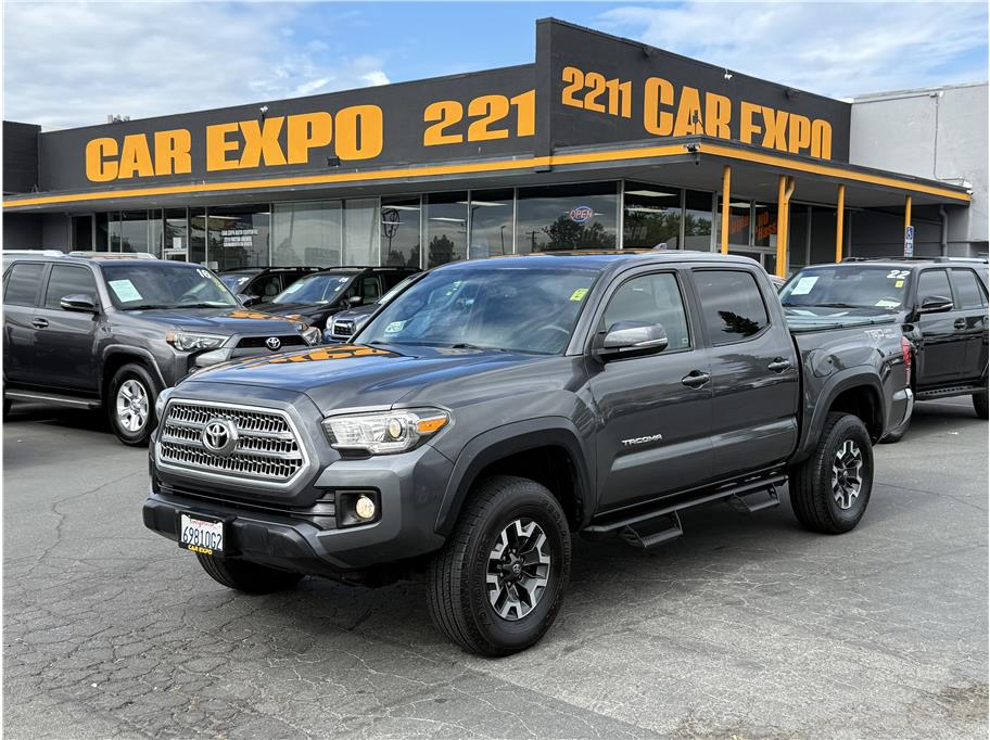 2017 Toyota Tacoma Double Cab TRD Off-Road Pickup 4D 5 ft