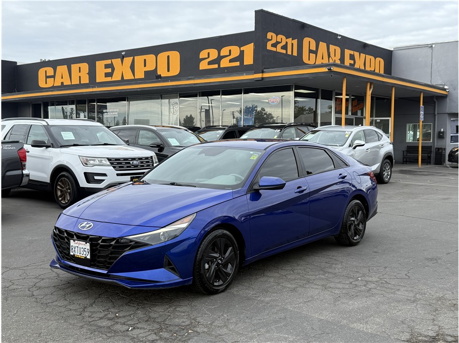 2022 Hyundai Elantra SEL Sedan 4D