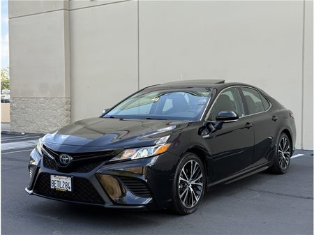 2018 Toyota Camry Hybrid SE Sedan 4D