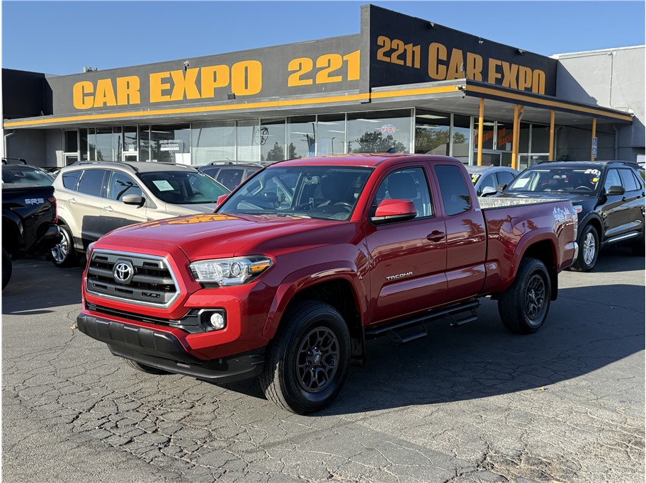 2017 Toyota Tacoma Access Cab SR5 Pickup 4D 6 ft