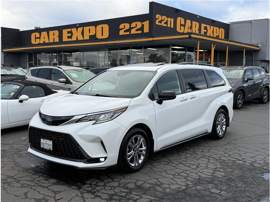 2023 Toyota Sienna XSE