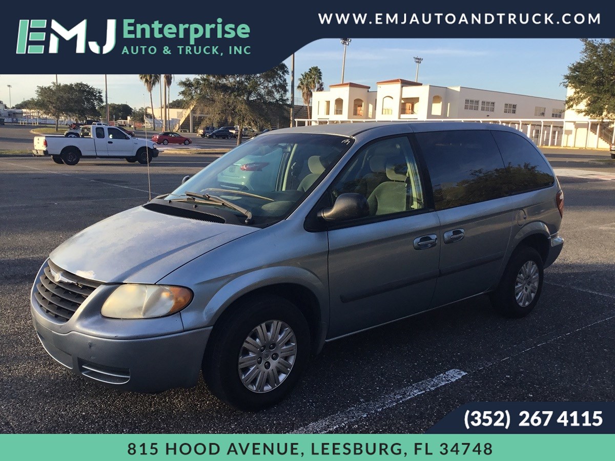 2005 Chrysler Town & Country 