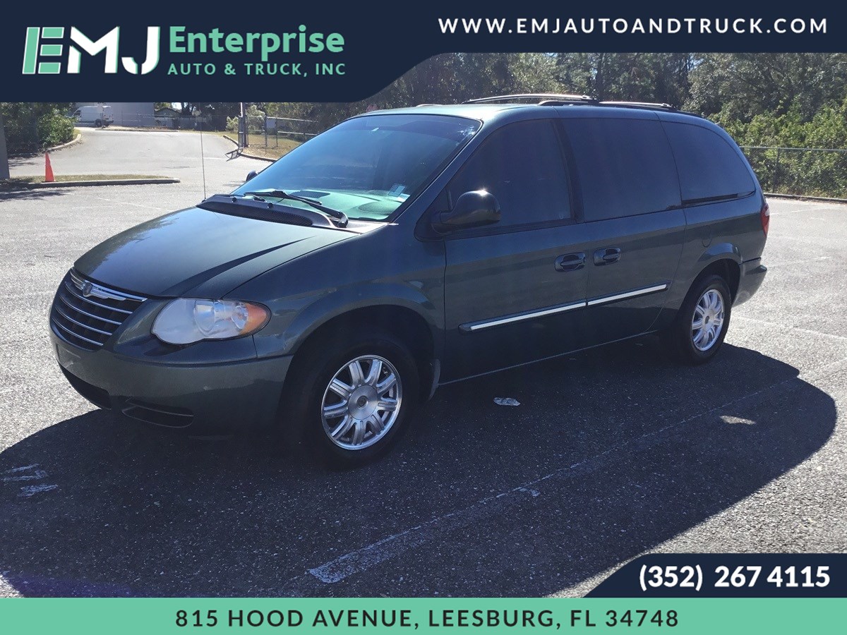 2006 Chrysler Town & Country LWB Touring