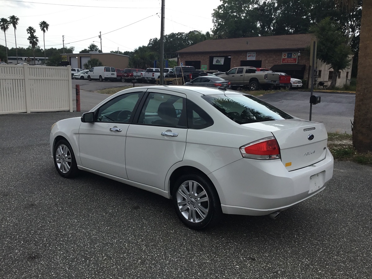2010 Ford Focus SEL - Photo 4