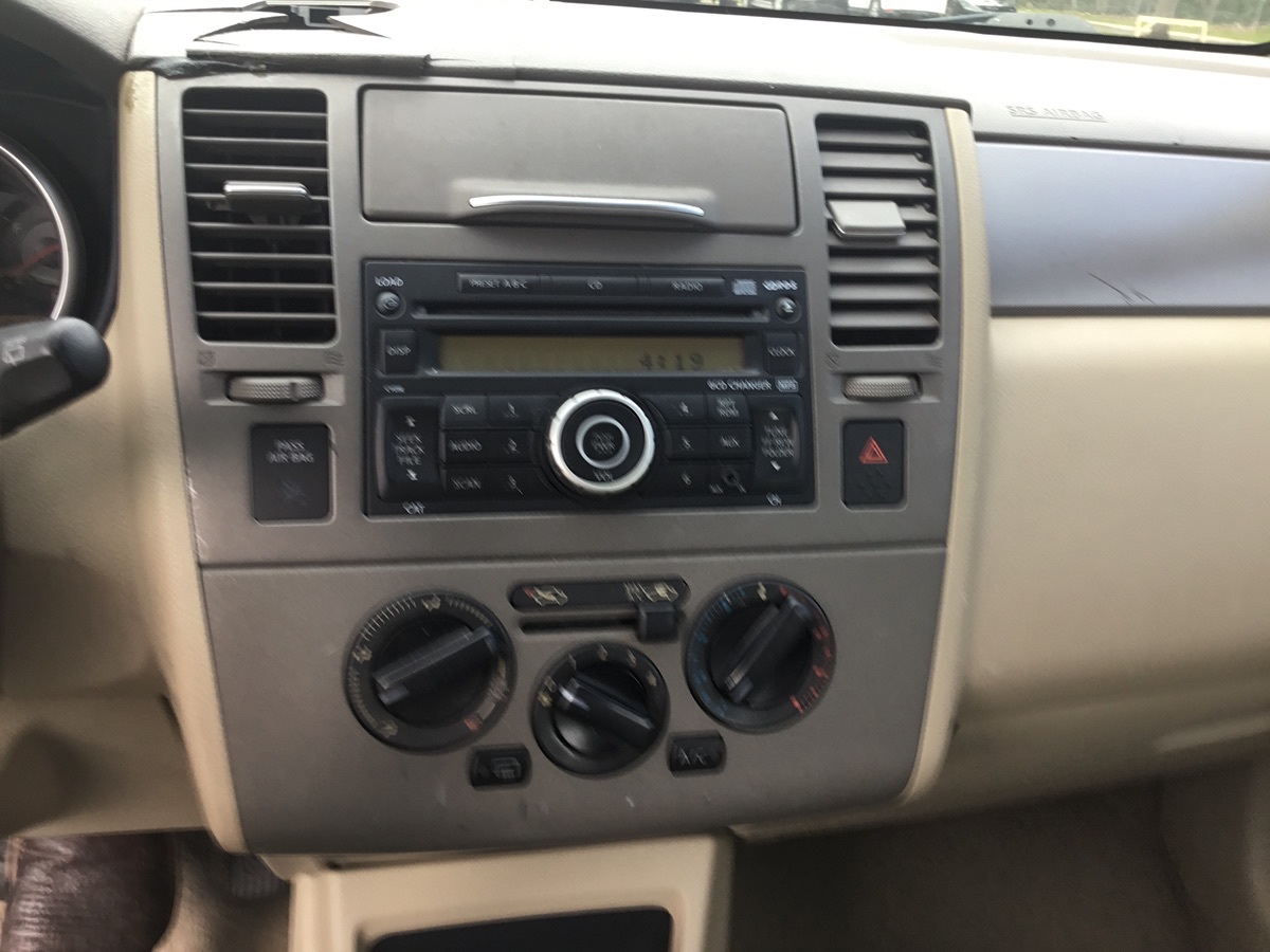 2009 Nissan Versa SL - Photo 13