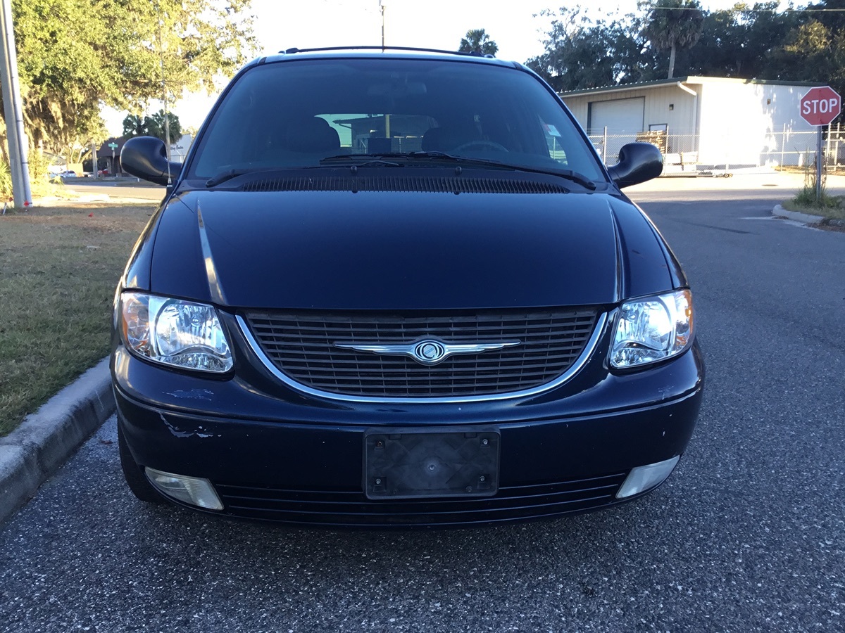 2003 Chrysler Town & Country Limited - Photo 7