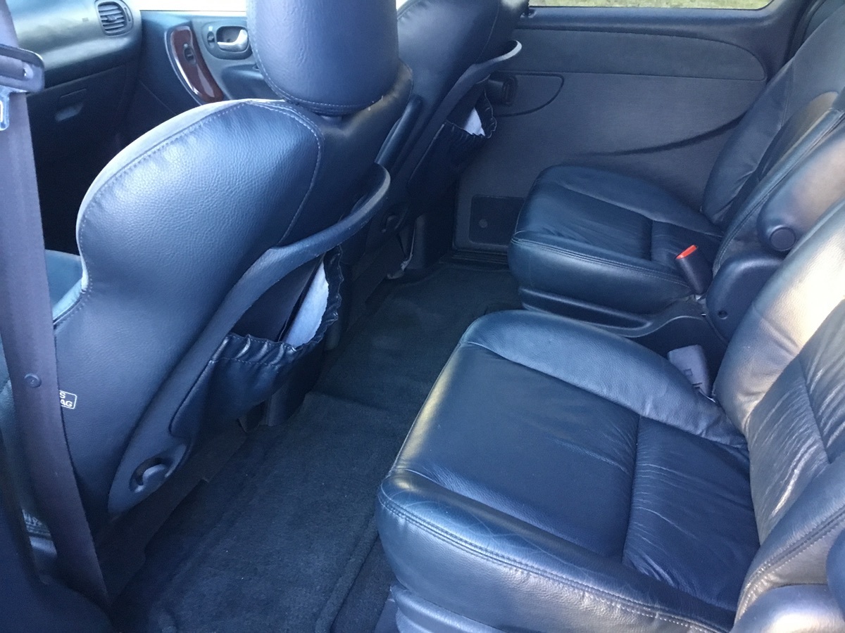 2003 Chrysler Town & Country Limited - Photo 14