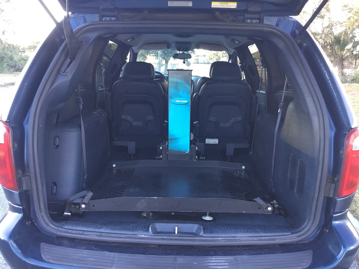 2003 Chrysler Town & Country Limited - Photo 20