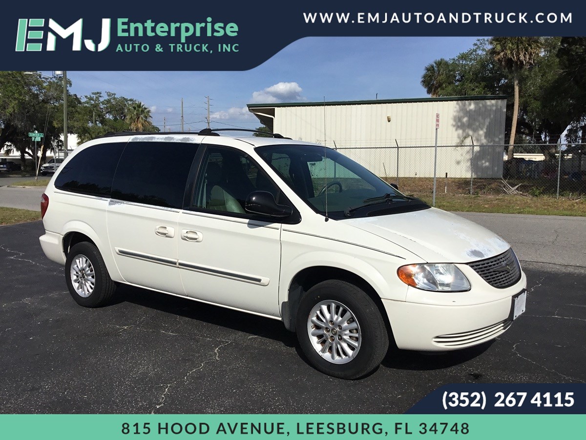 2004 Chrysler Town & Country Touring LWB's photo