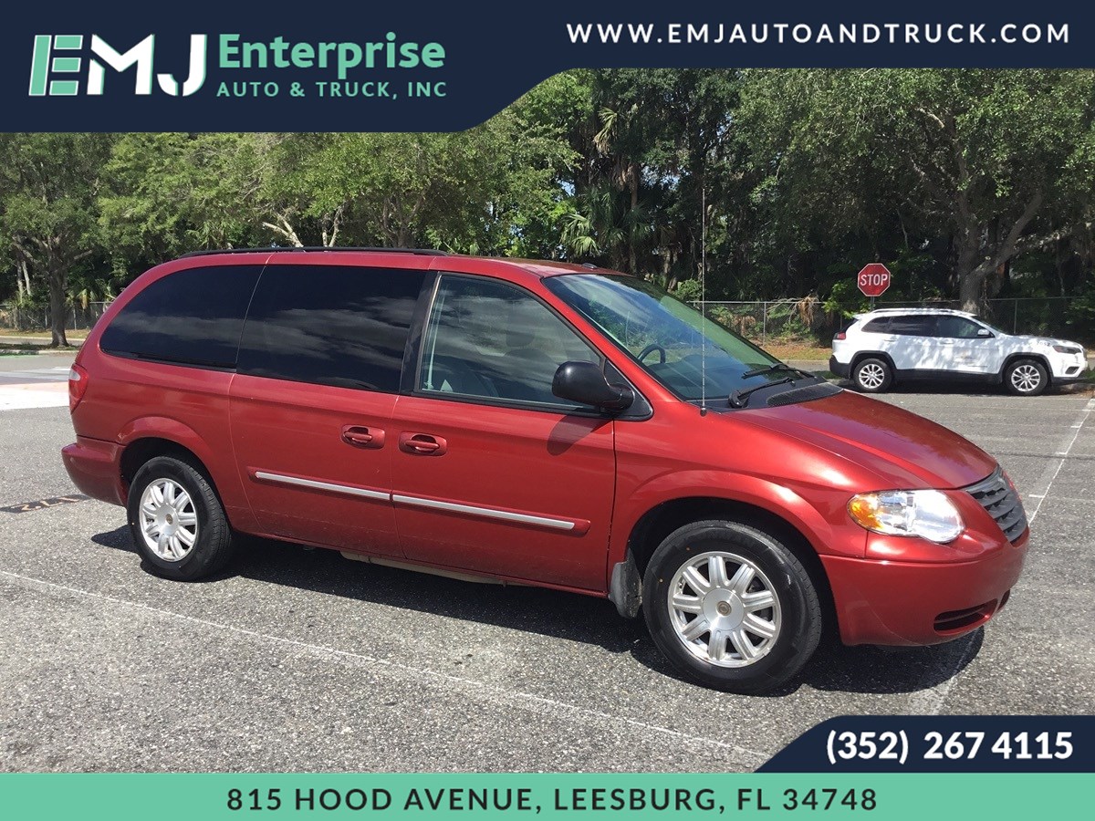 2006 Chrysler Town & Country Touring LWB's photo