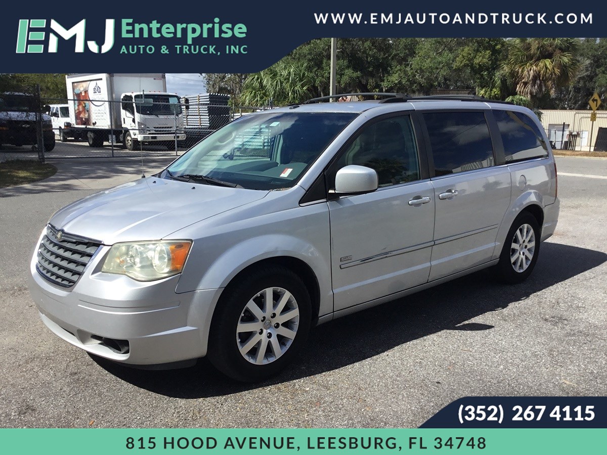 Sold 2008 Chrysler Town Country Touring in Leesburg