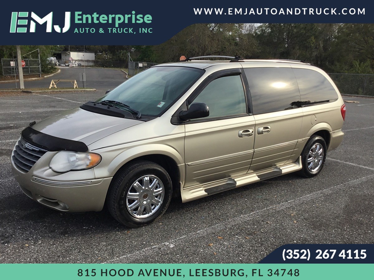 HOT Chrysler 2005 Town And Country Van 2005 Town And
