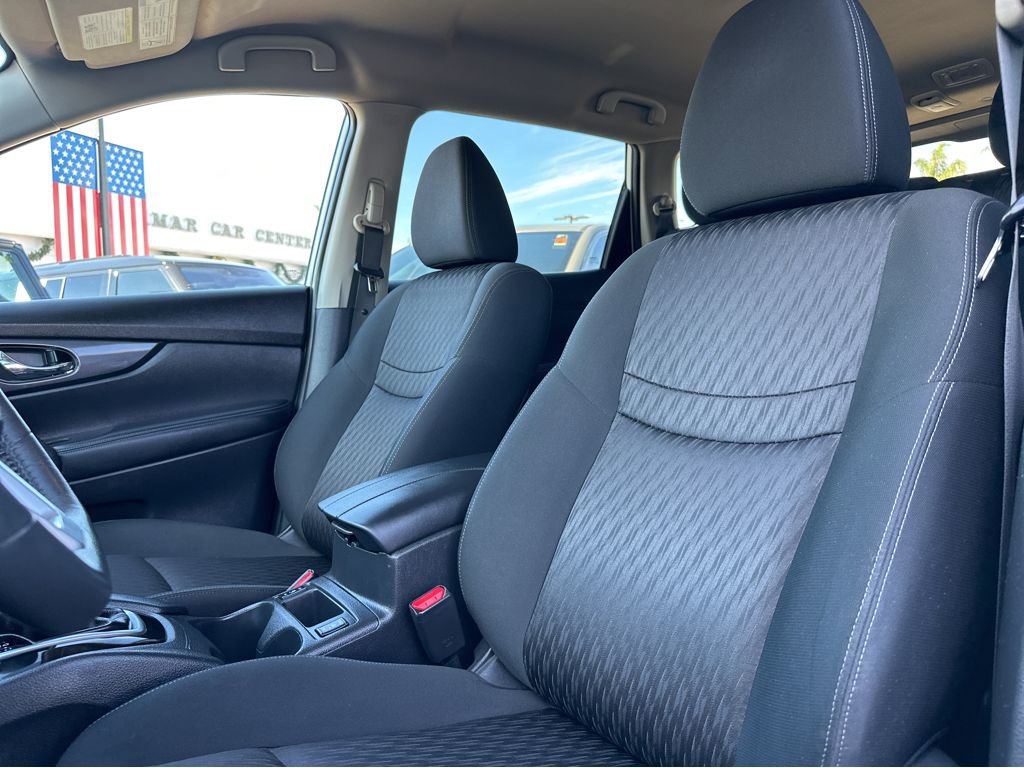2017 nissan rogue car seats and adults