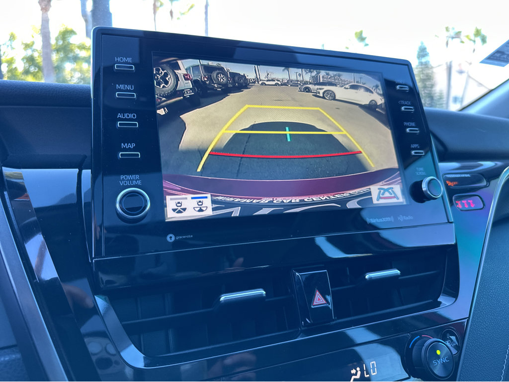 2022 Toyota Camry Hybrid XSE photo 6