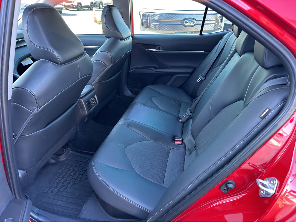 2022 Toyota Camry Hybrid XSE photo 10