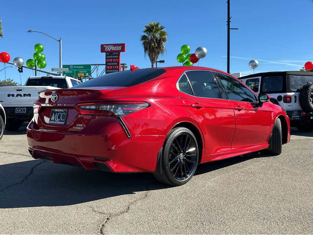 2022 Toyota Camry Hybrid XSE photo 13