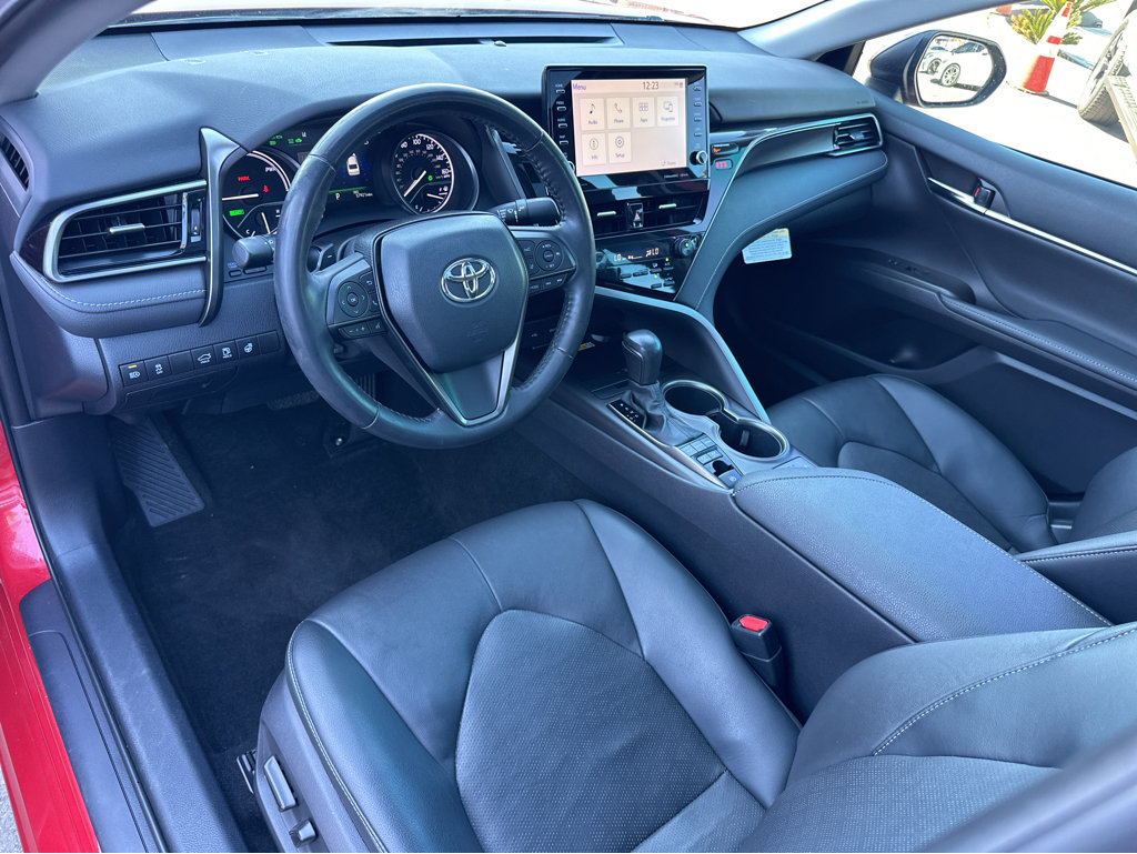 2022 Toyota Camry Hybrid XSE photo 16