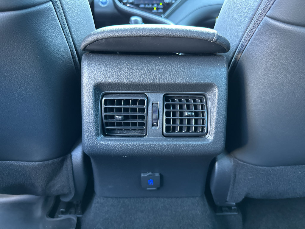2022 Toyota Camry Hybrid XSE photo 17