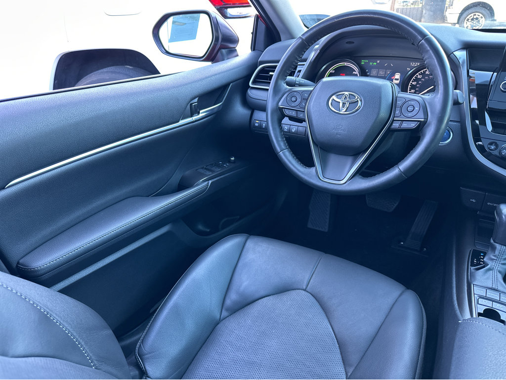 2022 Toyota Camry Hybrid XSE photo 18