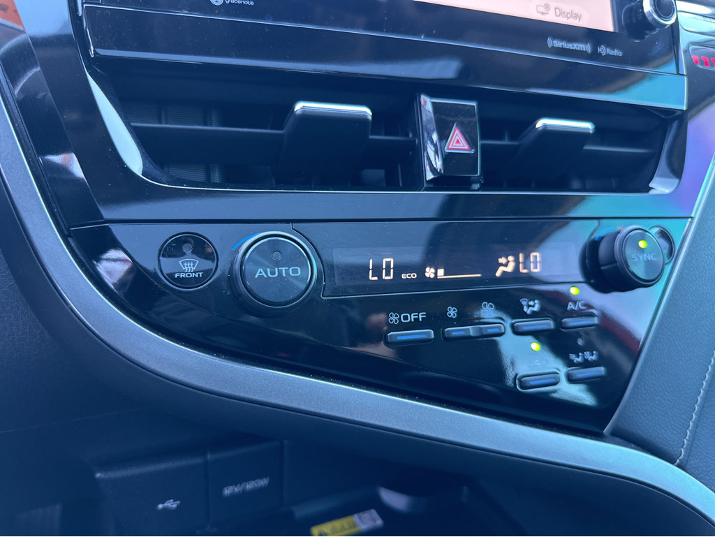 2022 Toyota Camry Hybrid XSE photo 25