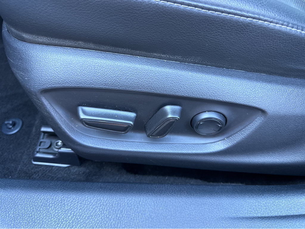 2022 Toyota Camry Hybrid XSE photo 30