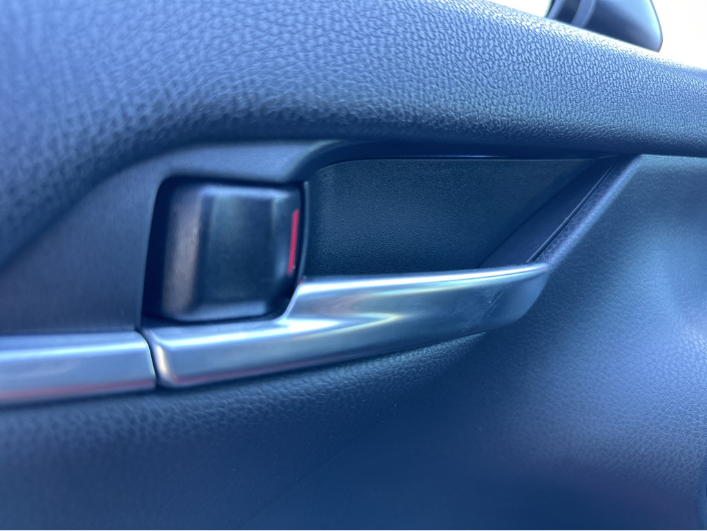 2022 Toyota Camry Hybrid XSE photo 31