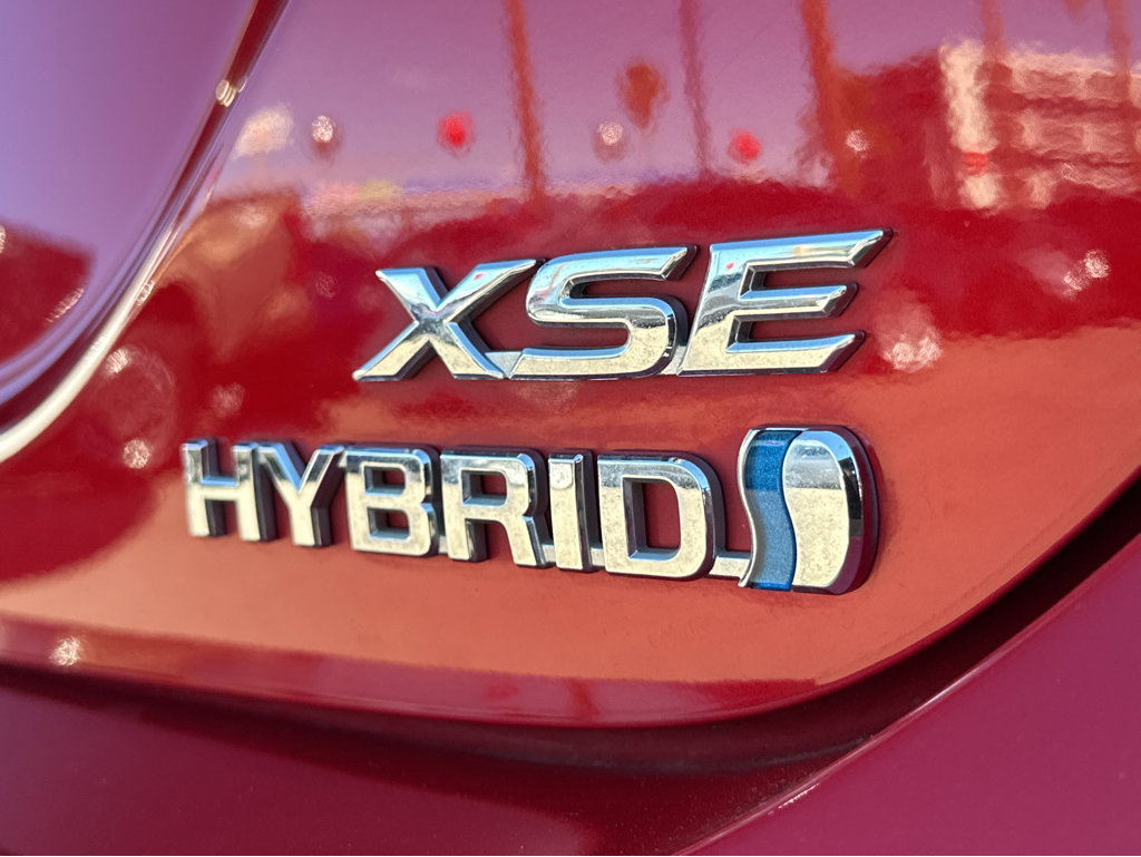 2022 Toyota Camry Hybrid XSE photo 36