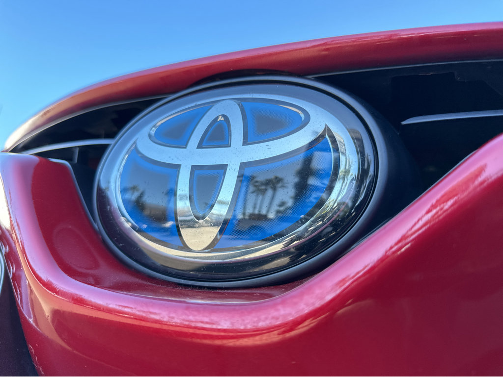2022 Toyota Camry Hybrid XSE photo 37
