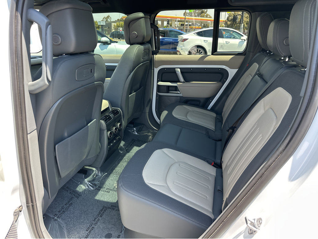 2022 Land Rover Defender X-Dynamic HSE - Photo 10