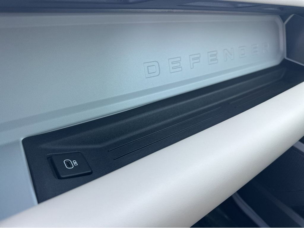 2022 Land Rover Defender X-Dynamic HSE - Photo 30