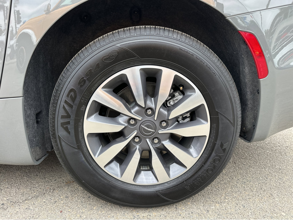 Sold 2024 Chrysler Pacifica Hybrid Select in San Diego