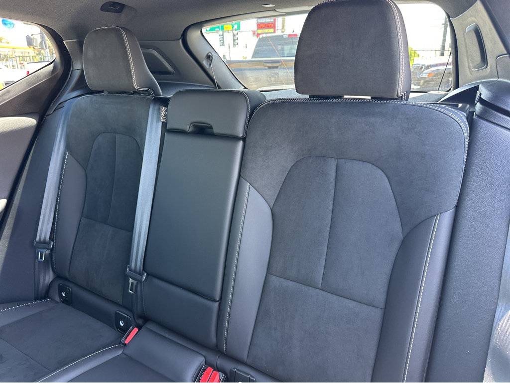 2023 Volvo XC40 Plus - Photo 9