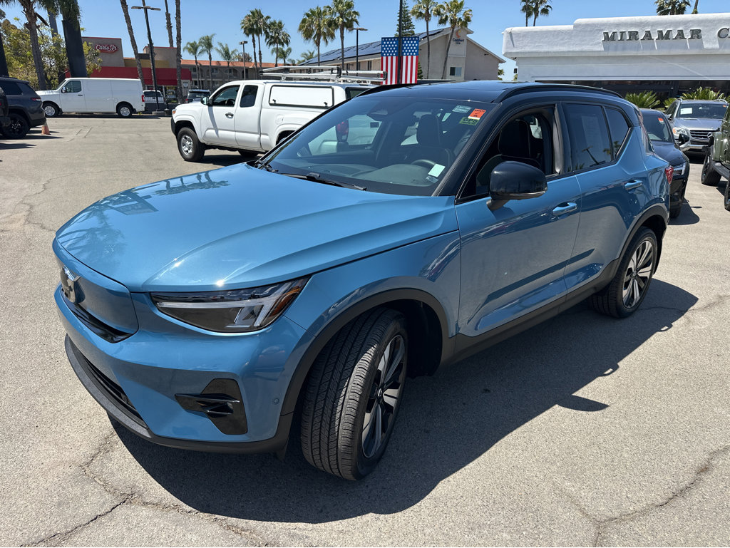 2023 Volvo XC40 Plus - Photo 11