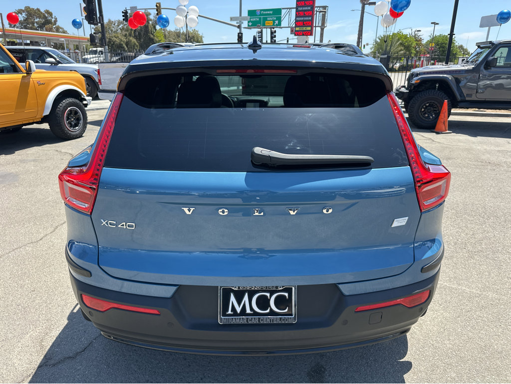 2023 Volvo XC40 Plus - Photo 12