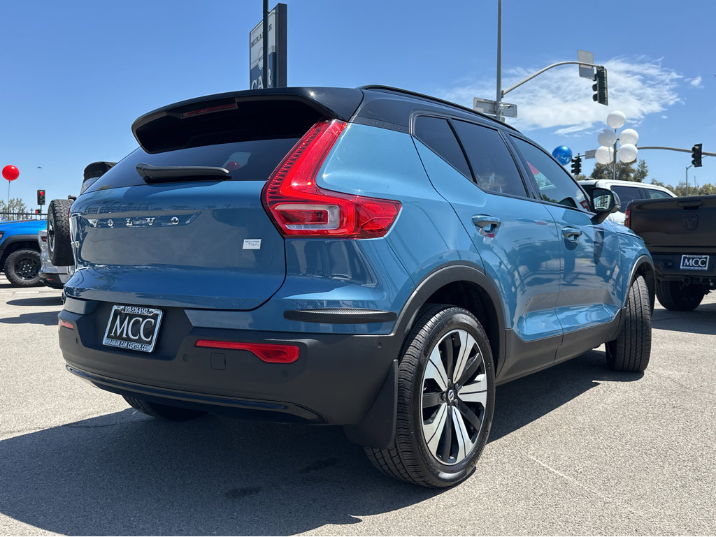 2023 Volvo XC40 Plus - Photo 13